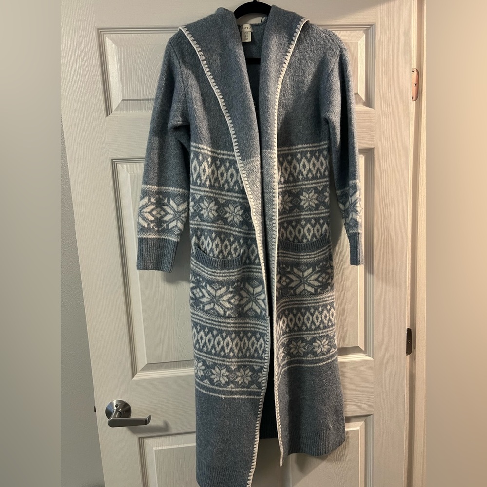 Brand: Aspen, Size: M, Color: Blue